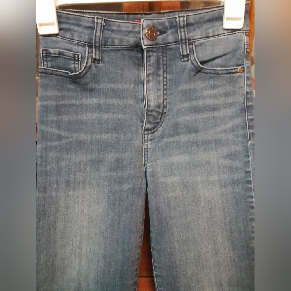GUESS Skinny Jeans